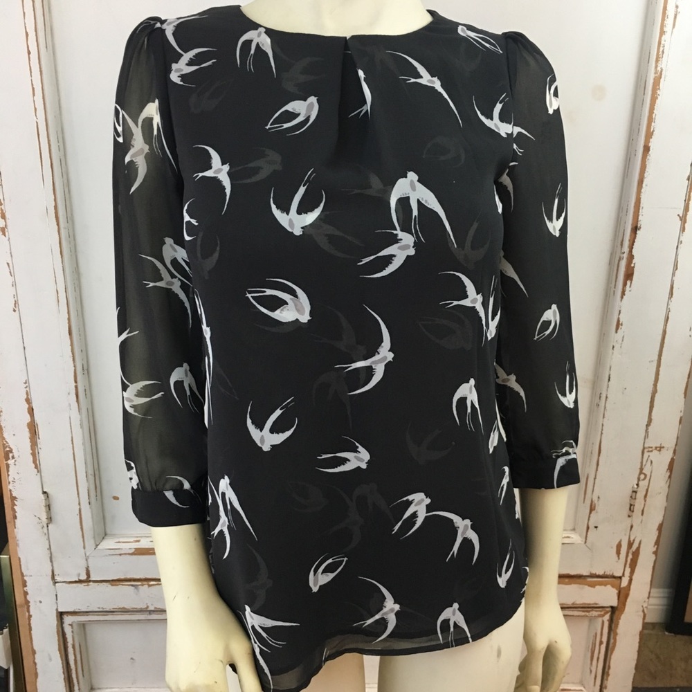 [3 for $25] Beautiful blouse with birds